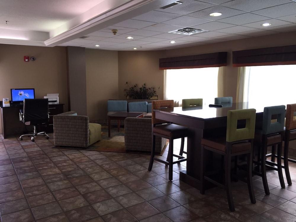 Spark By Hilton Wytheville East Main Street Экстерьер фото