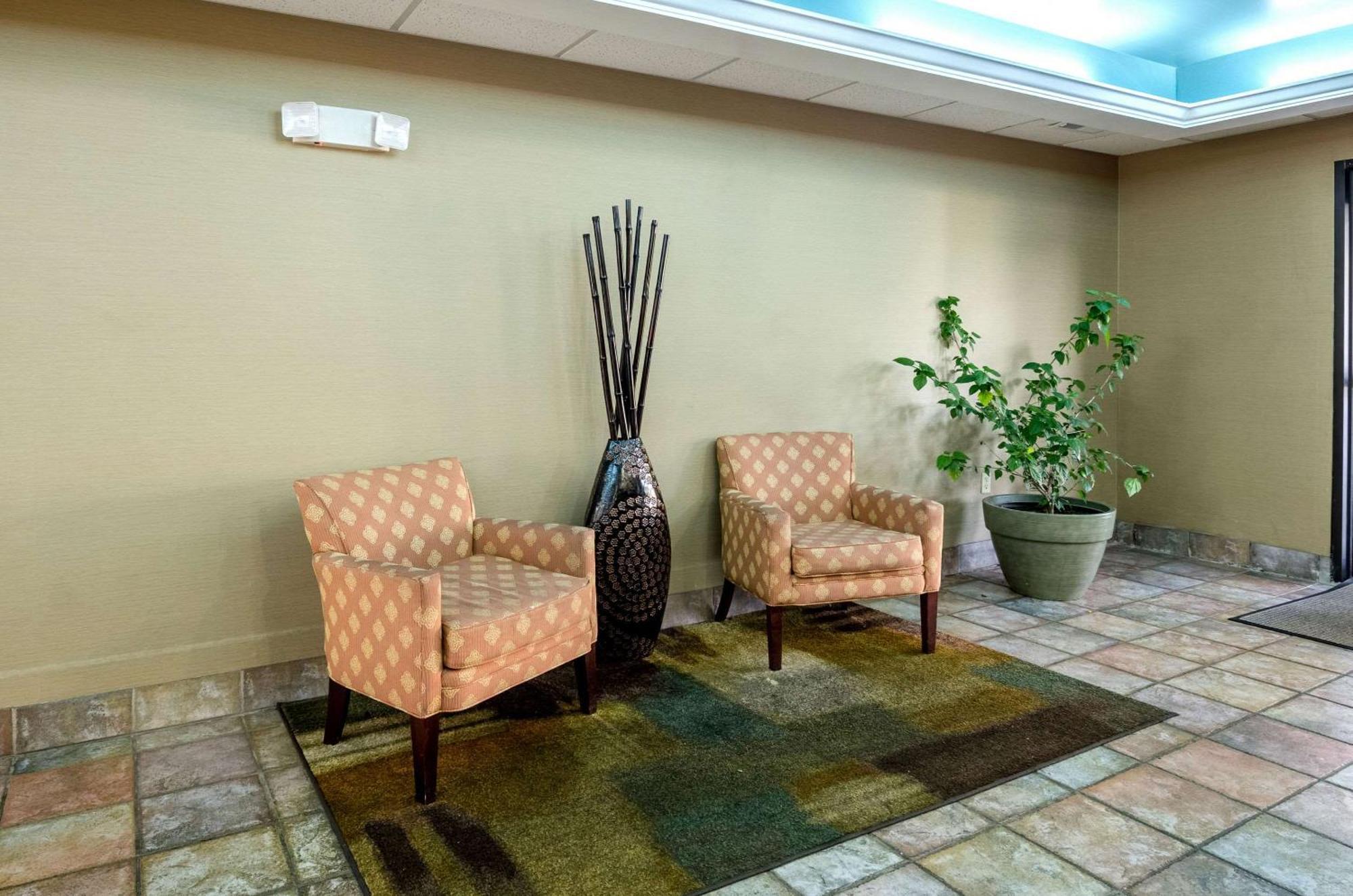 Spark By Hilton Wytheville East Main Street Экстерьер фото