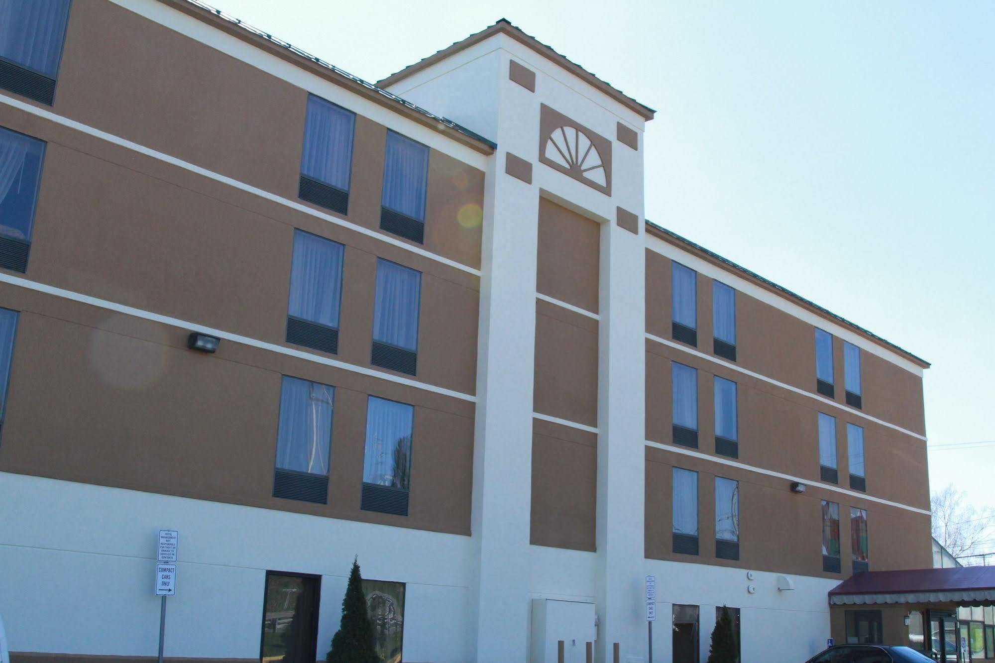 Spark By Hilton Wytheville East Main Street Экстерьер фото