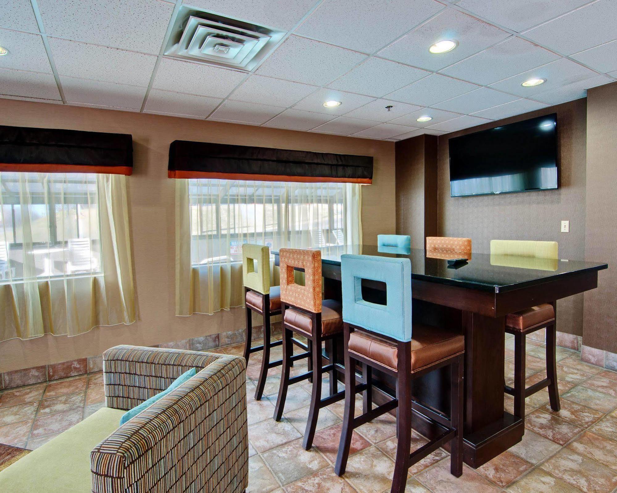 Spark By Hilton Wytheville East Main Street Экстерьер фото